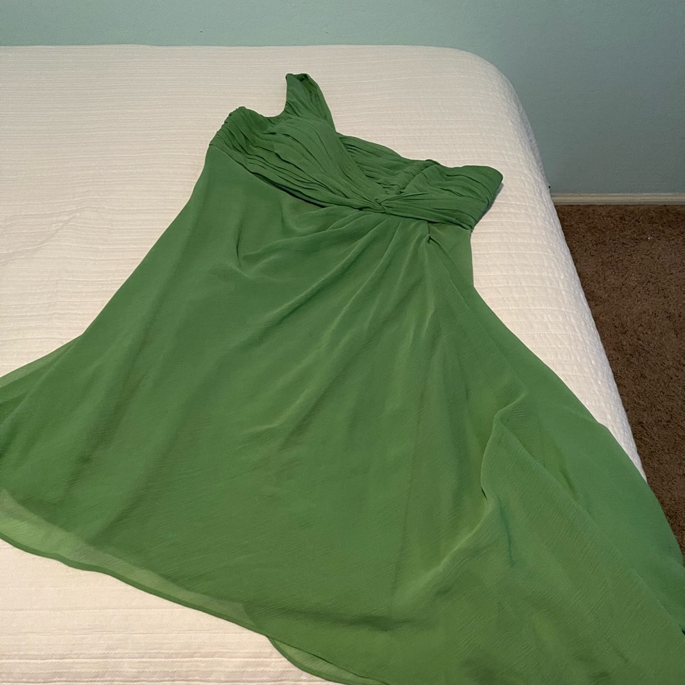 Gorgeous green one shoulder, short